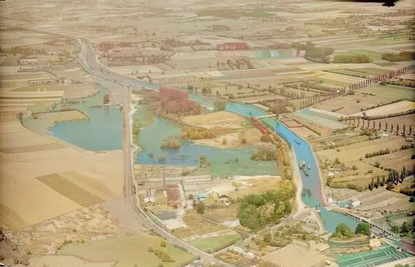 <img alt="" src="/images/p/o/r/t/-/port-de-aire-sur-la-lys-a4c8d993.webp?title" />